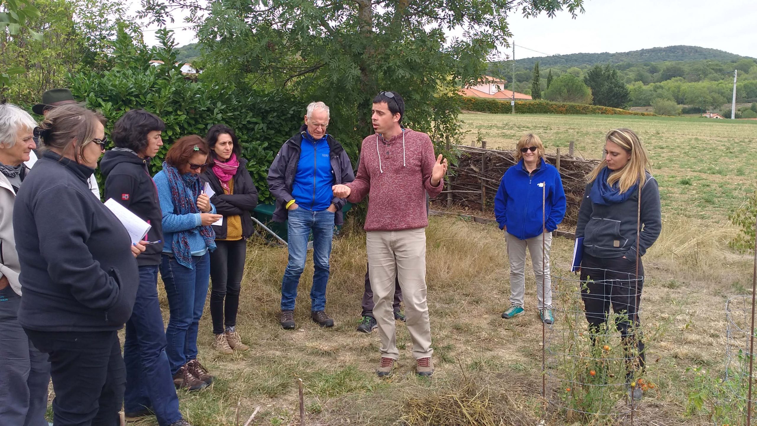 Formation de guide composteur avec Romain Crochet au Château Partagé, Dullin, Savoie